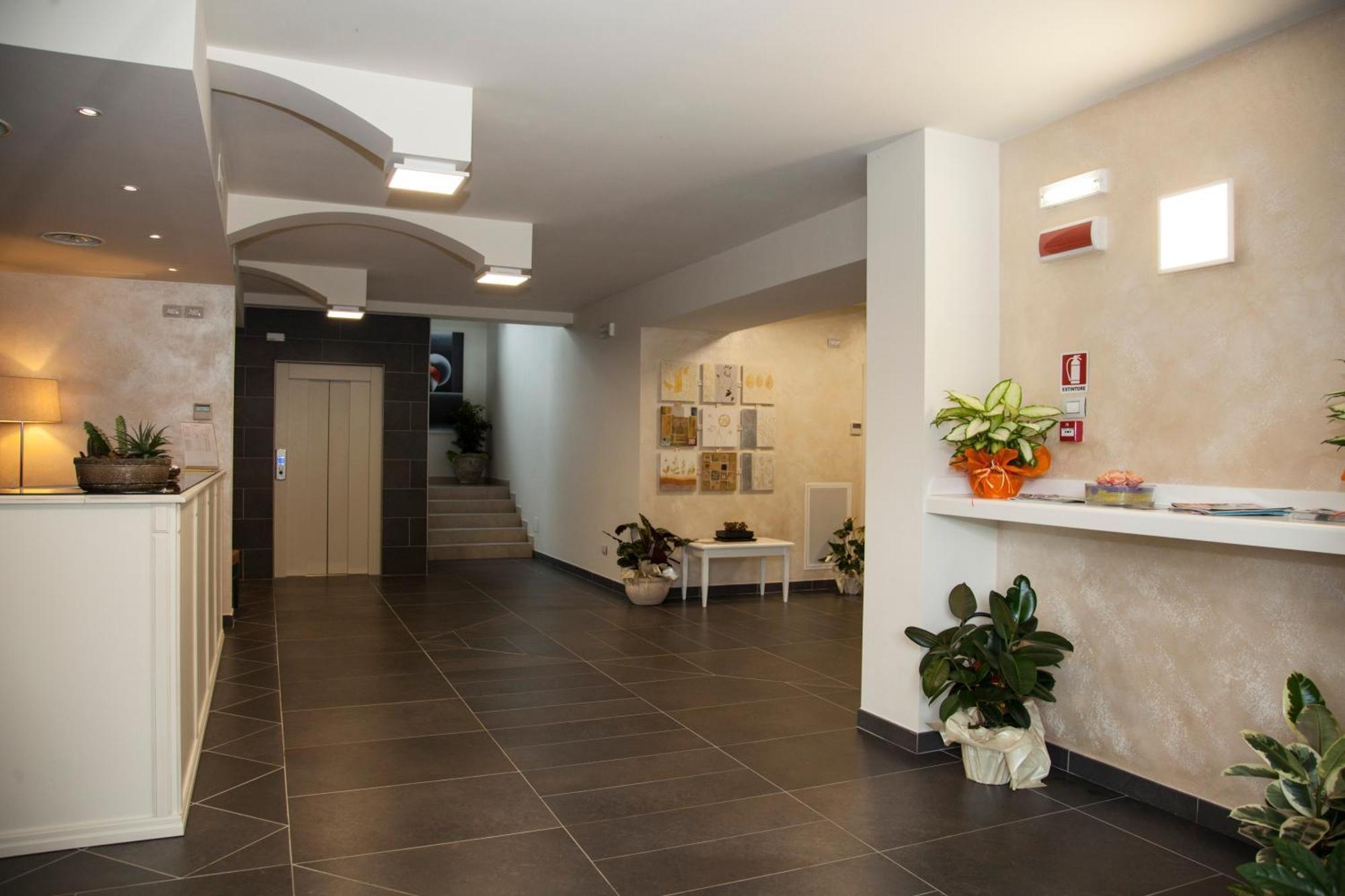 Hotel Centova Perugia Bagian luar foto