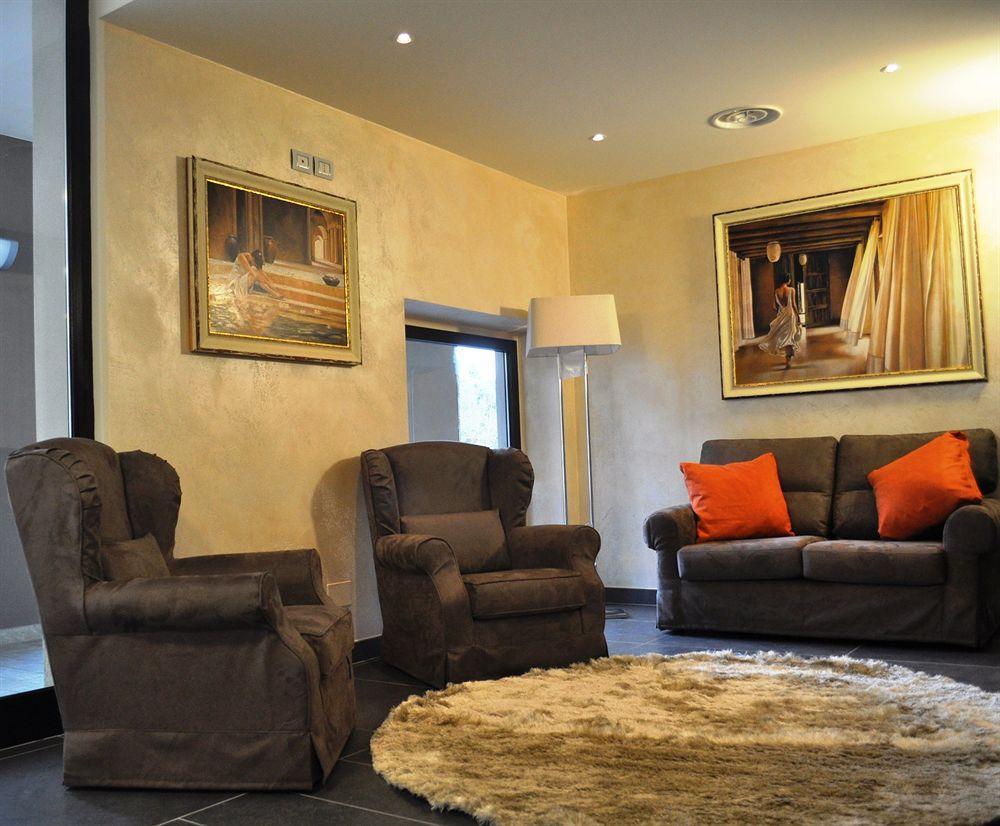 Hotel Centova Perugia Bagian luar foto