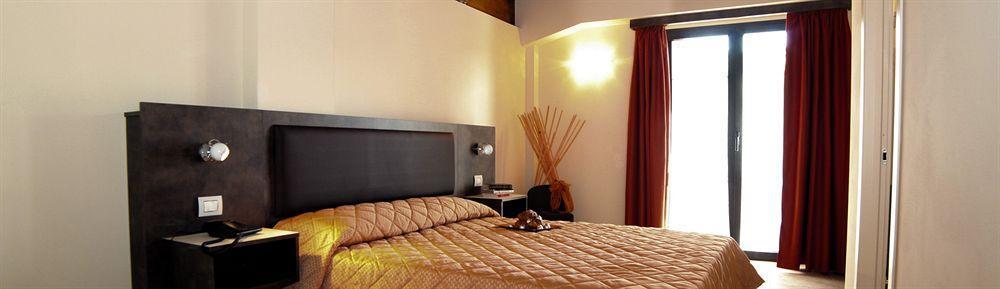 Hotel Centova Perugia Bagian luar foto